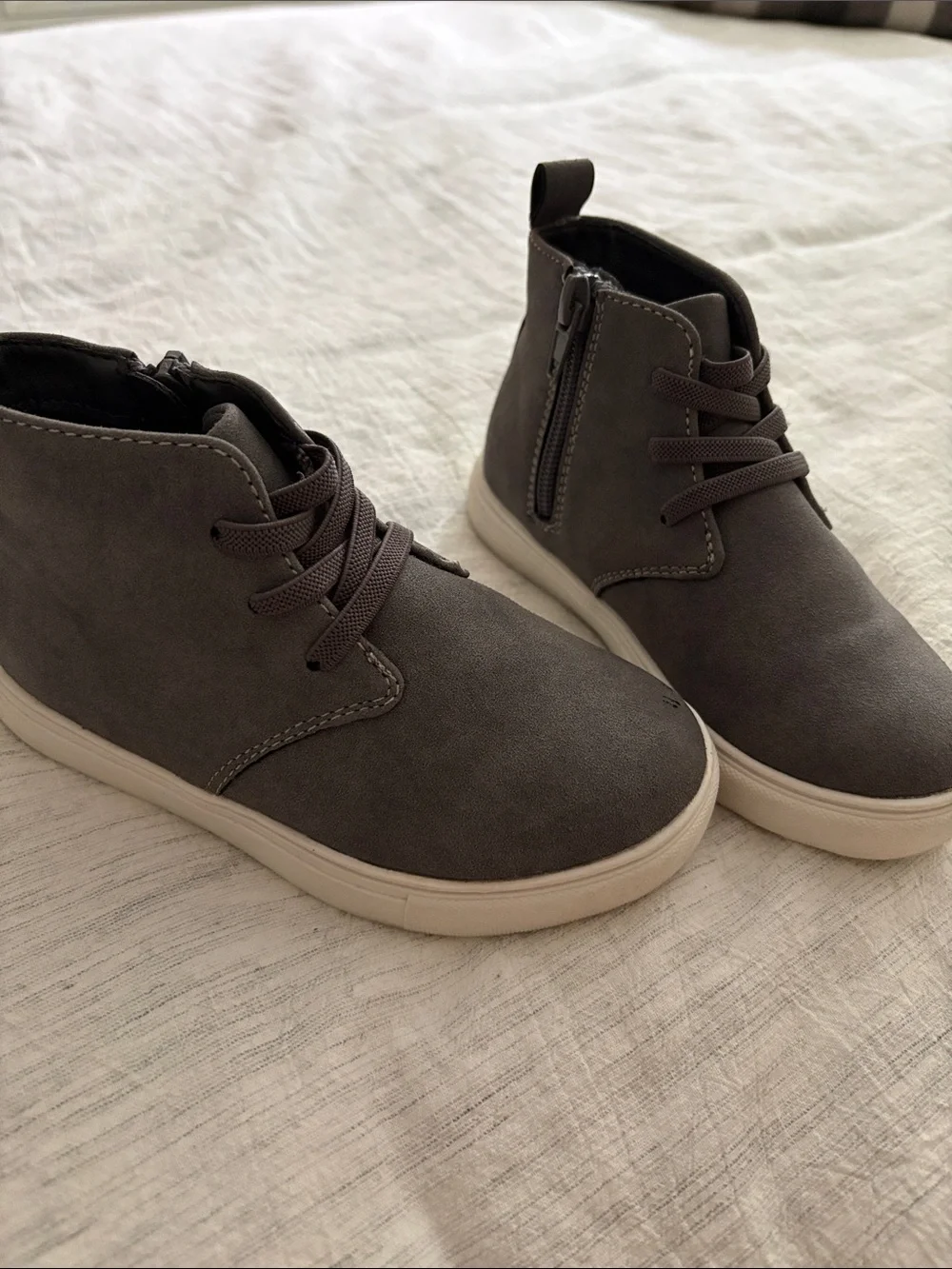 Nordstrom Men's Grey Chukka Boots with White Sole